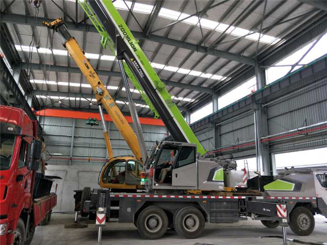 宾阳县高空车出租需要注意哪些安全事项？