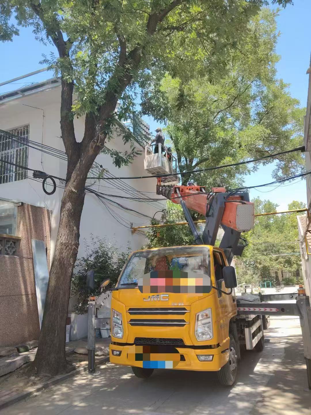 宾阳县高空作业车能吊装重物吗？最大承载多少公斤？