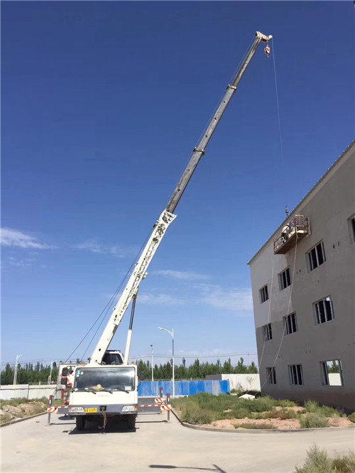 宾阳县“轻装强干”—— 吊车的 “轻量化臂架” 技术